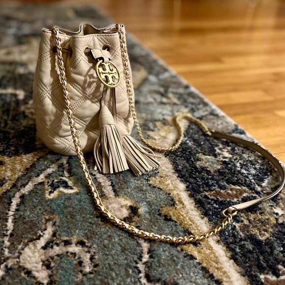 TORY BURCH Mini Bucket Bag, CREAM, worn ONE day only! EUC, GREAT FIND! - Picture 2 of 8